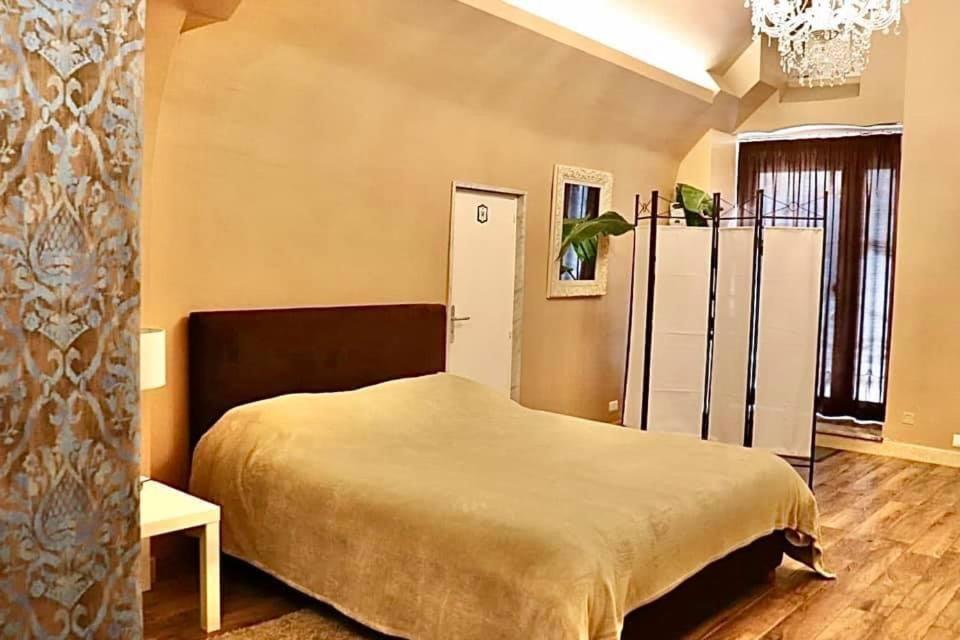 Via Roma 145 Bed & Breakfast Santeramo in Colle Luaran gambar